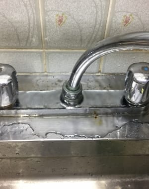 キッチン蛇口の水漏れ