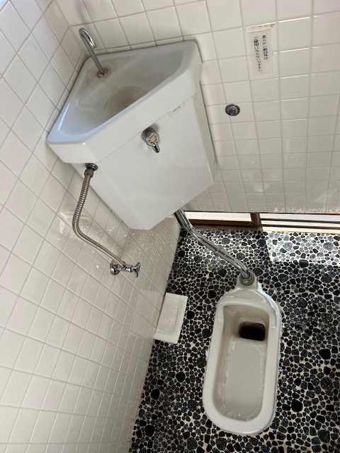 埼玉県鶴ヶ島市和式トイレから洋式トイレへの交換工事前写真
