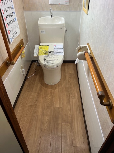 群馬県太田市トイレの水漏れ床腐食修繕工事後写真