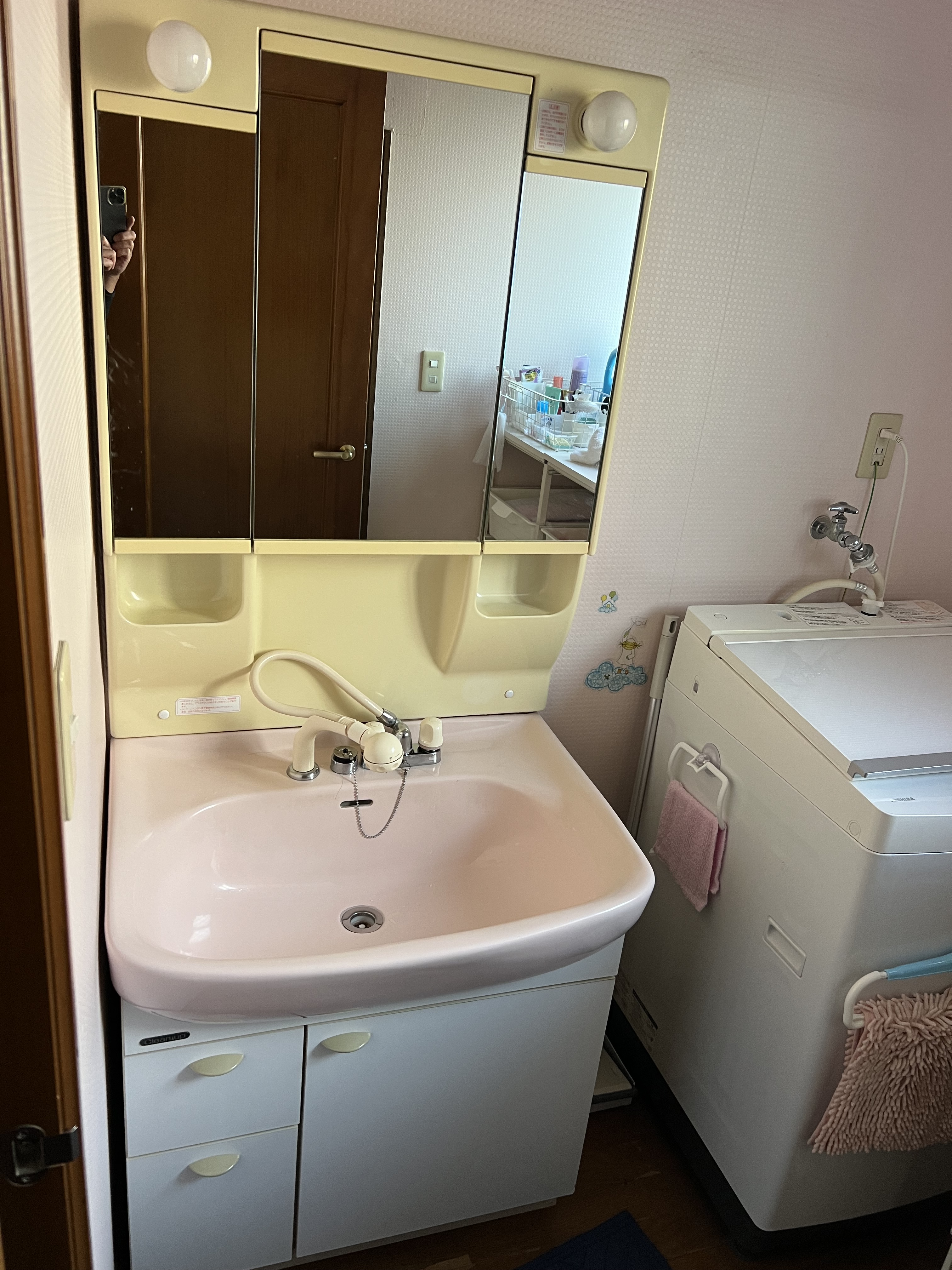 埼玉県越谷市にて洗面蛇口水漏れ修理工事前写真