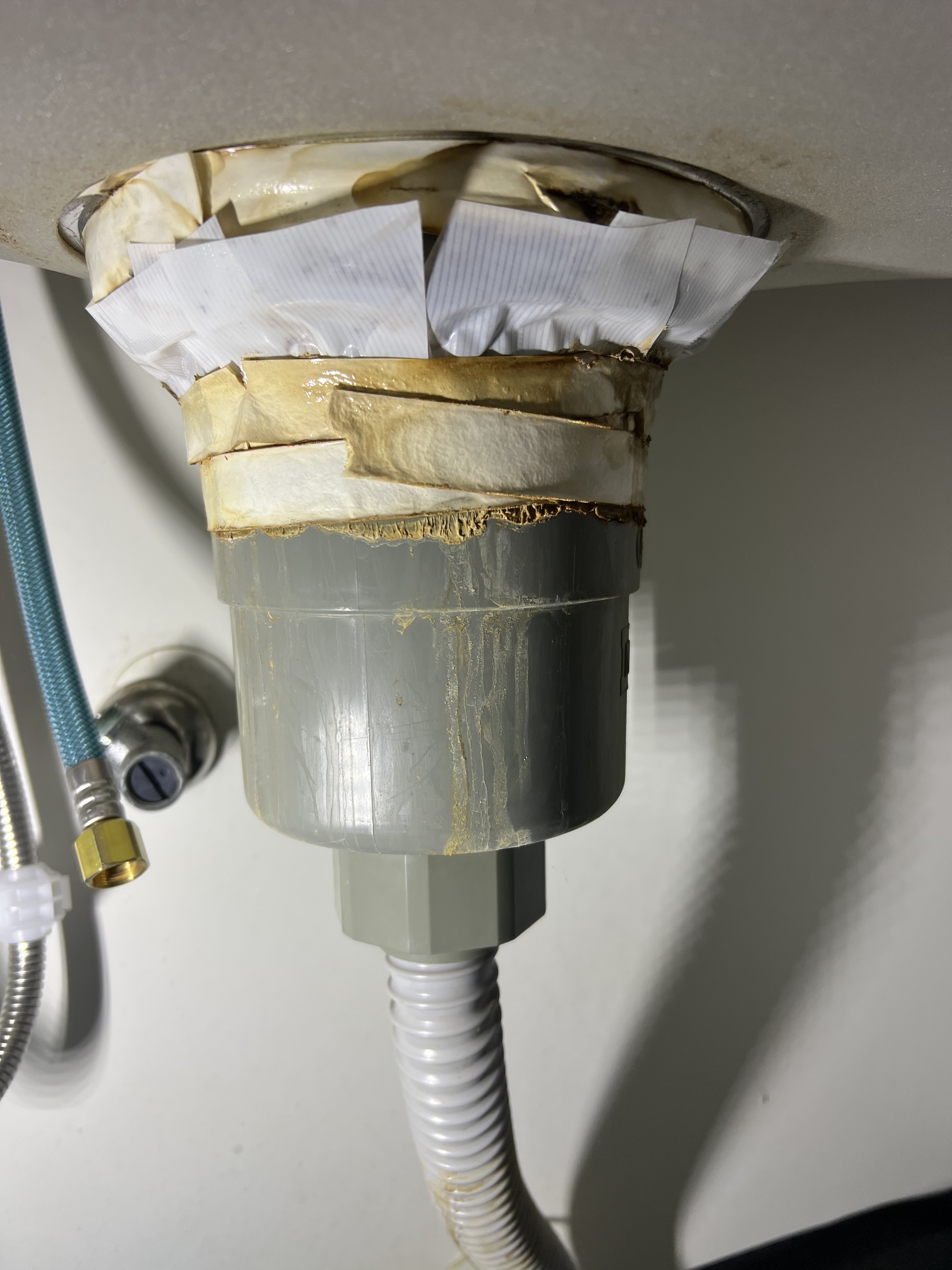 千葉県野田市にてキッチン水漏れ修理工事前写真