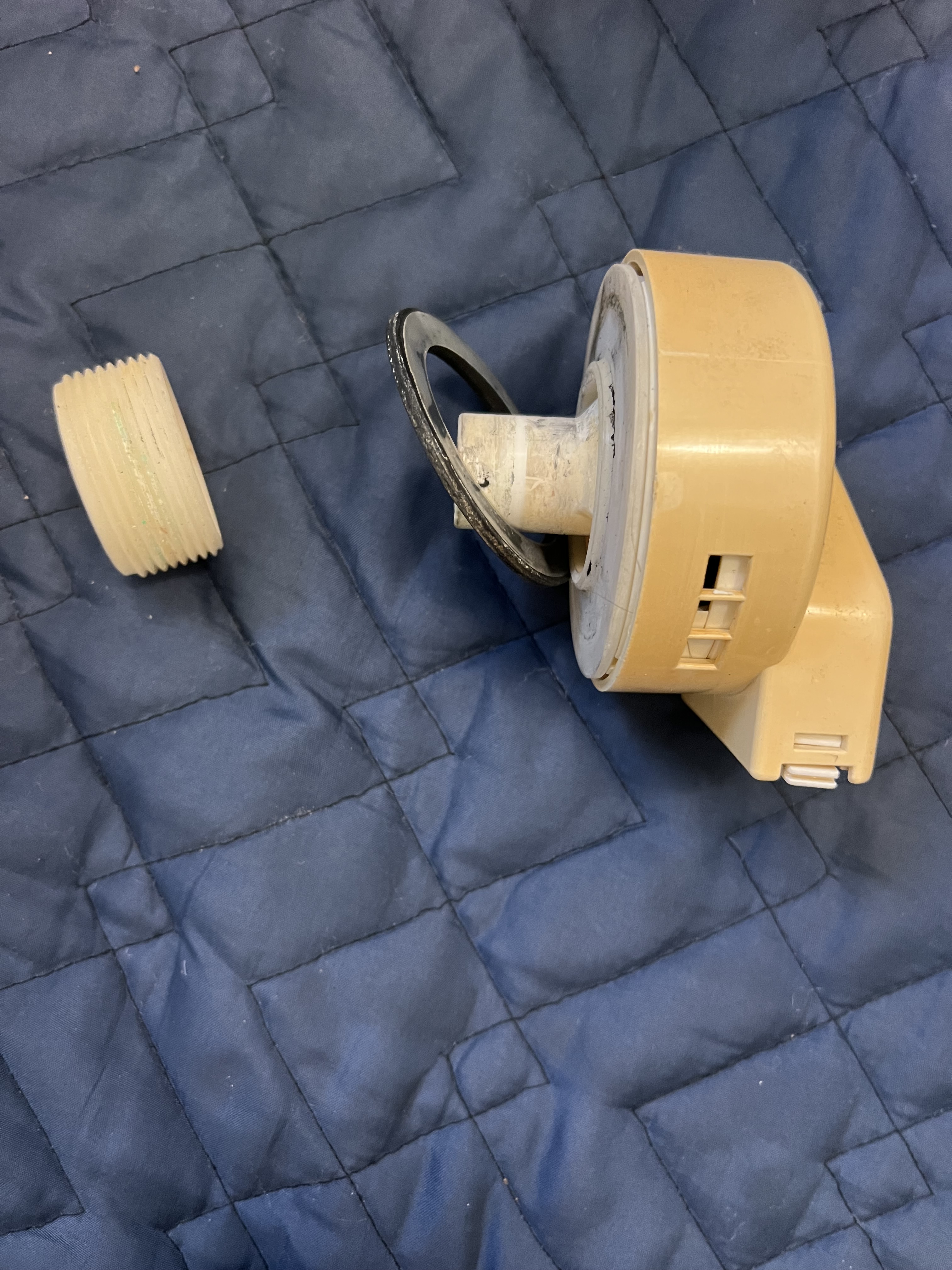 埼玉県川口市にて浴槽の故障修理工事前写真2